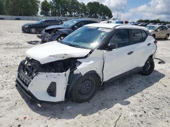 Salvage Nissan Kicks