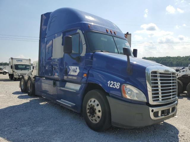  Salvage Freightliner Cascadia 1