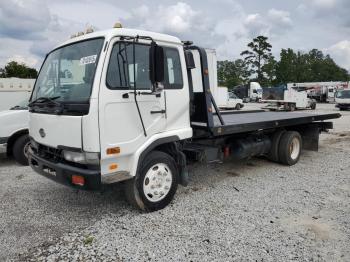  Salvage Nissan Diesel Ud2300
