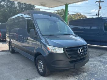  Salvage Mercedes-Benz Sprinter