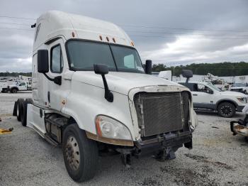  Salvage Freightliner Cascadia 1