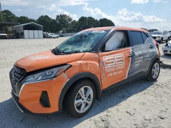  Salvage Nissan Kicks