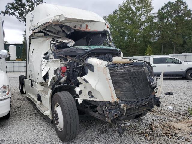  Salvage Freightliner Cascadia 1