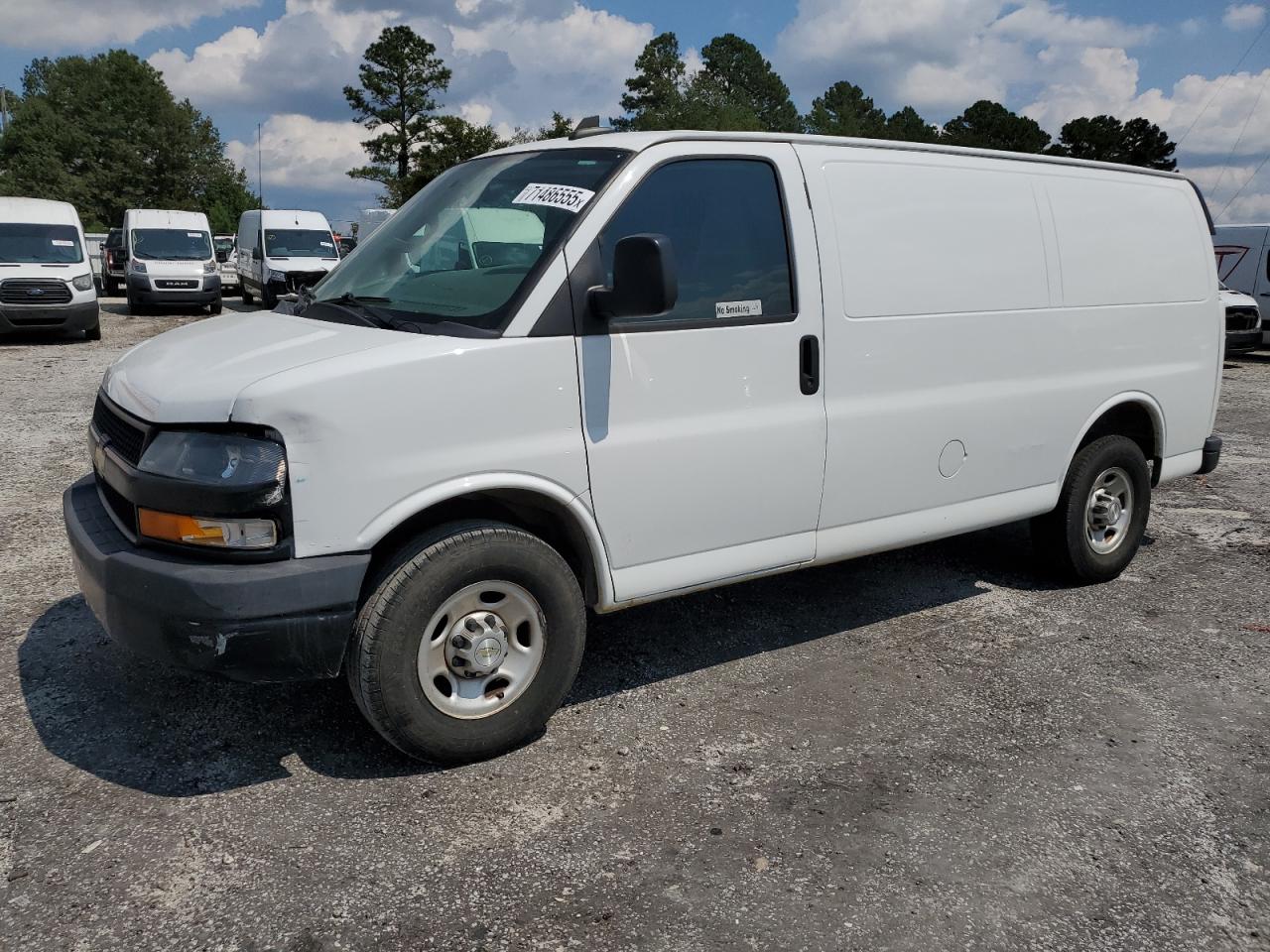 Chevrolet Express Image 1