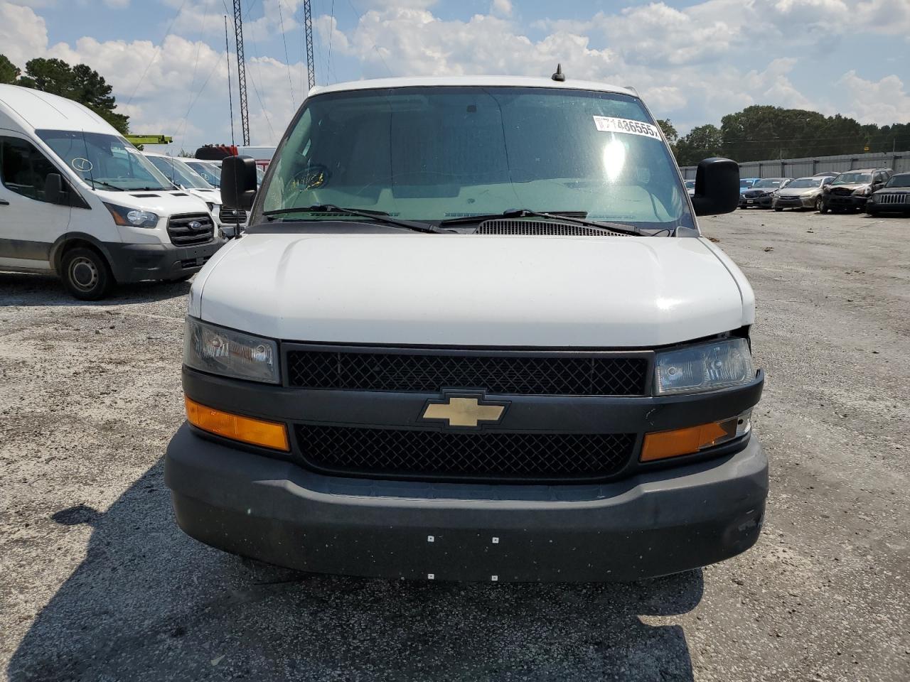 Chevrolet Express Image 3