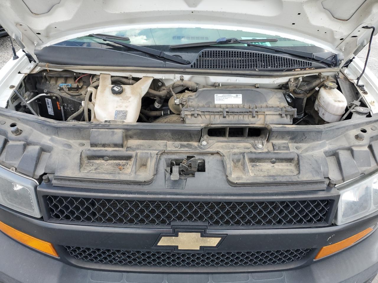 Chevrolet Express Image 9