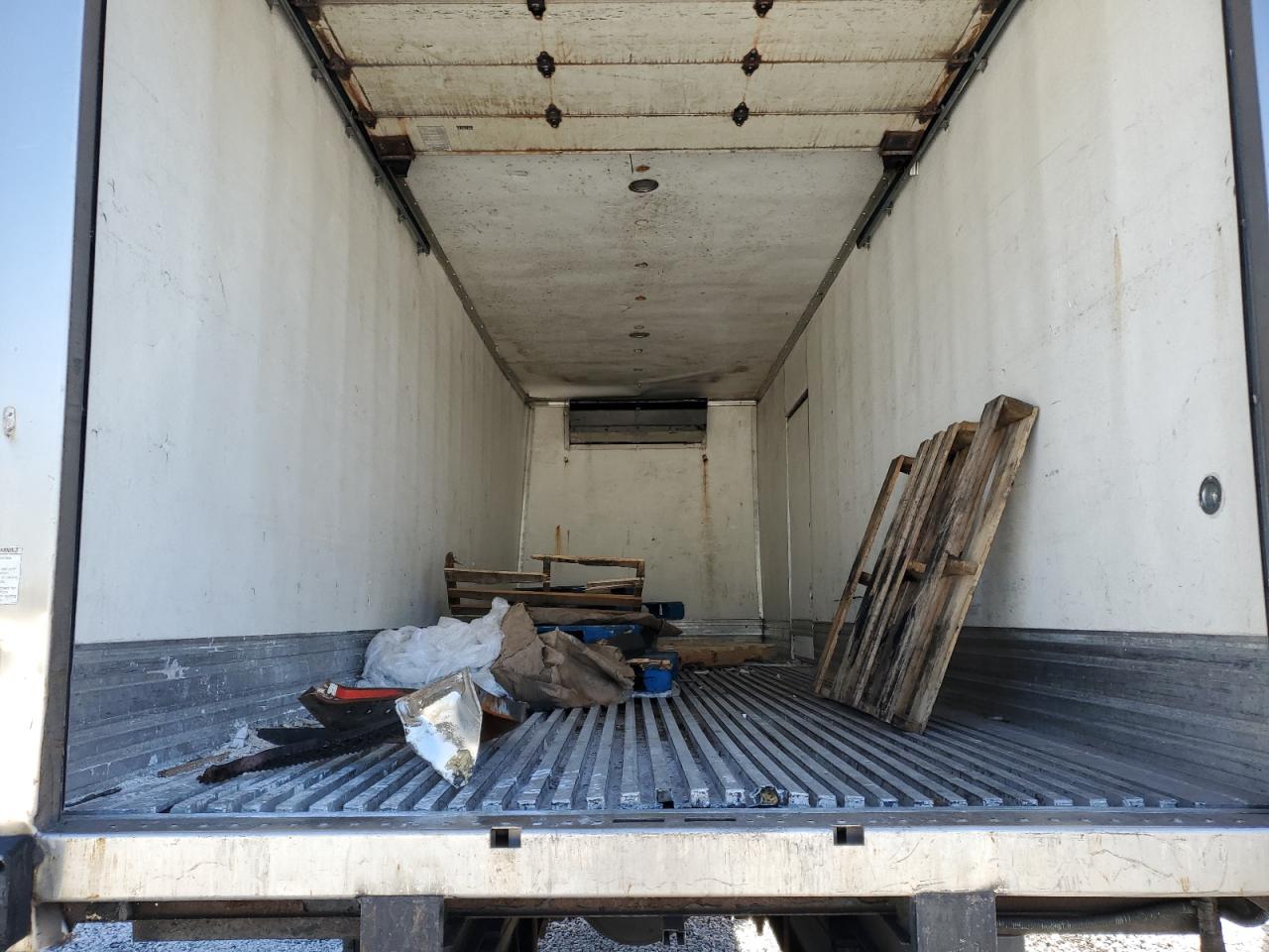 Hino 258 268 Image 9