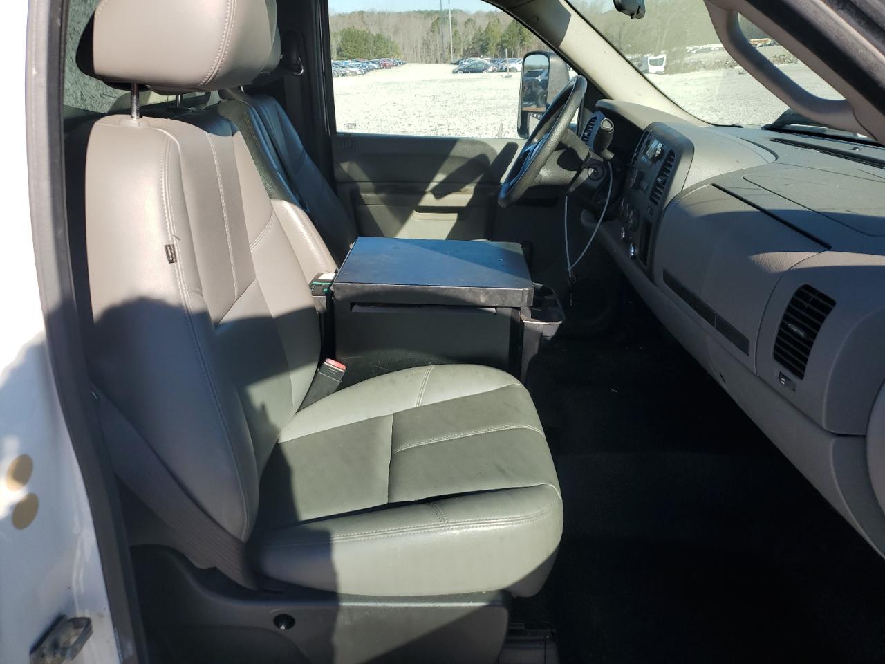 Chevrolet Silverado C1500 Image 6