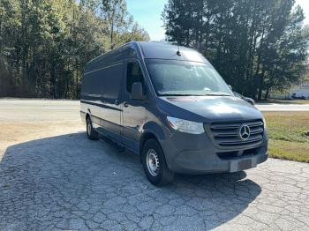  Salvage Mercedes-Benz Sprinter