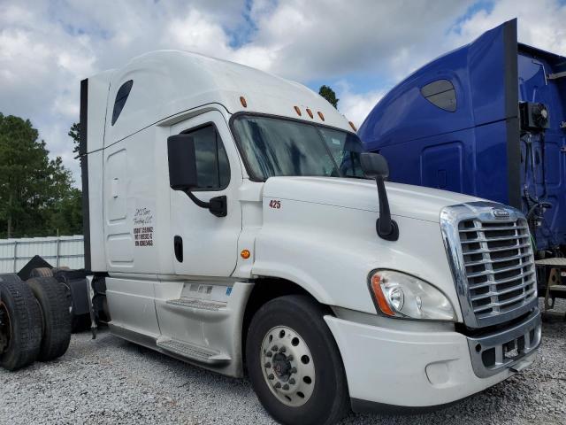  Salvage Freightliner Cascadia 1