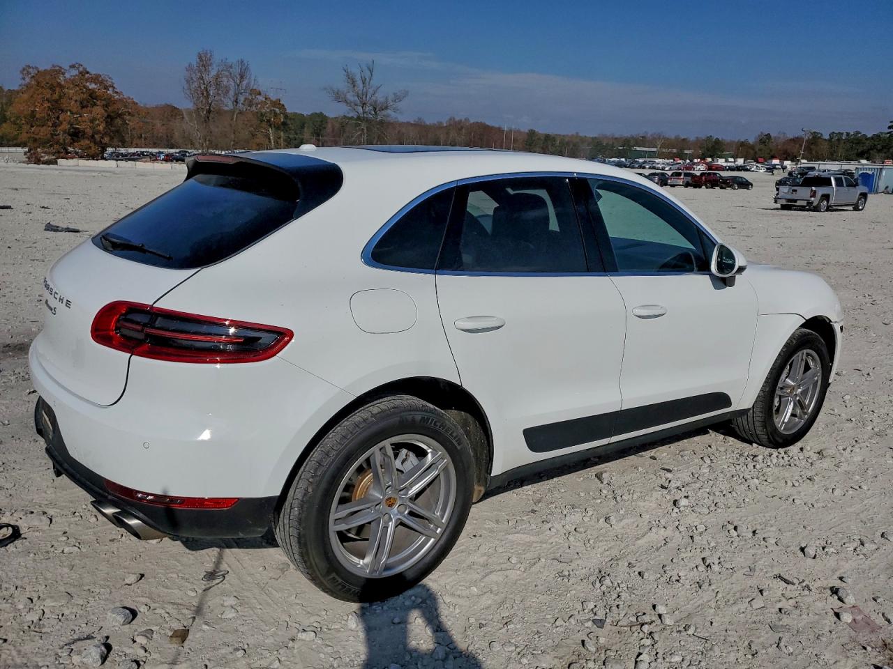 Porsche Macan S Image 13