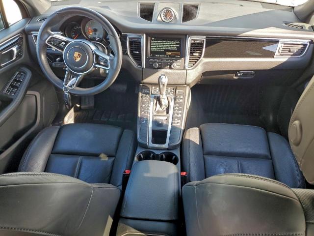 Porsche Macan S Image 7