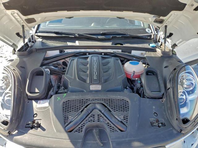 Porsche Macan S Image 9