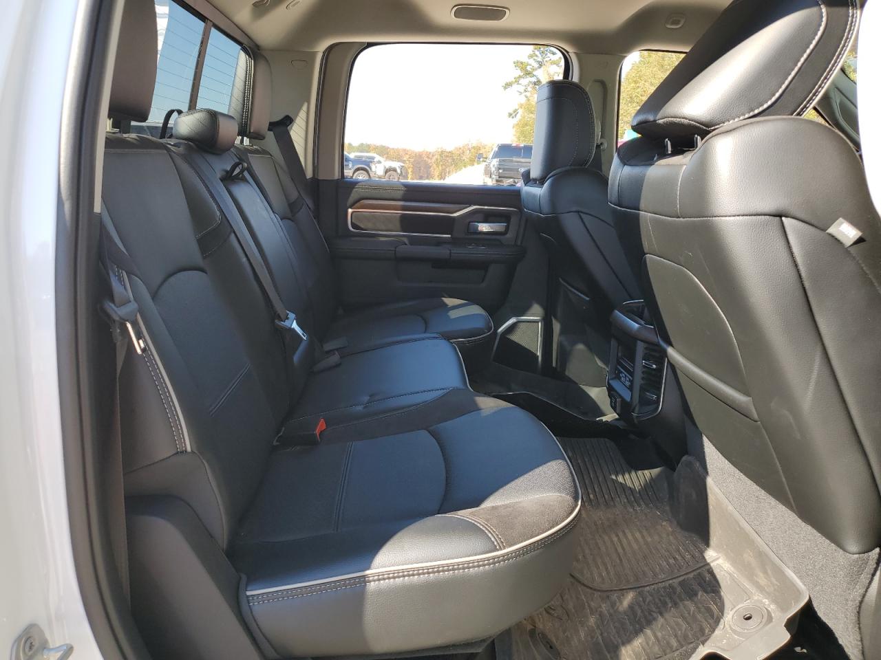 Ram 3500 Laramie Image 6