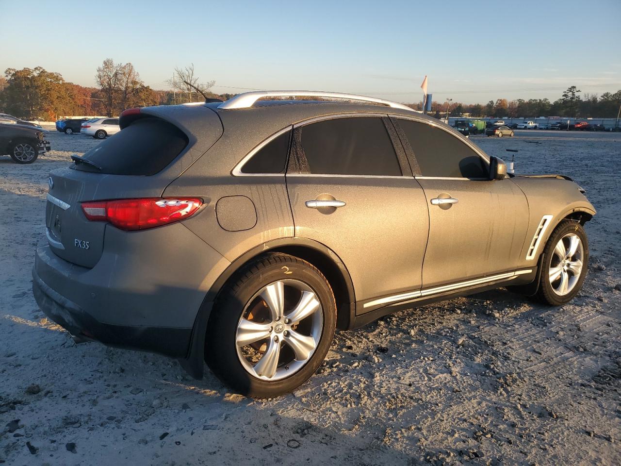 INFINITI Fx Image 10