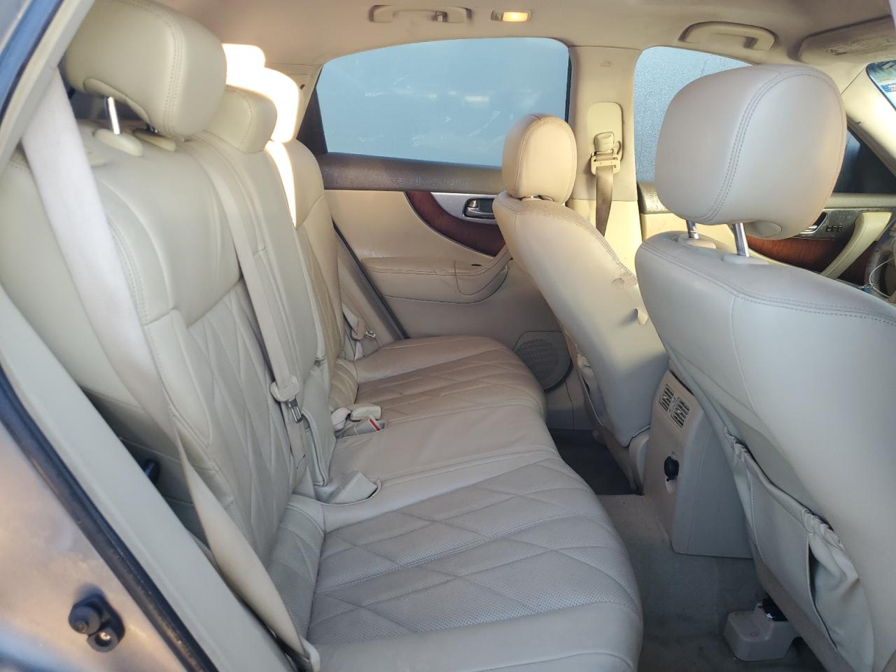 INFINITI Fx Image 6