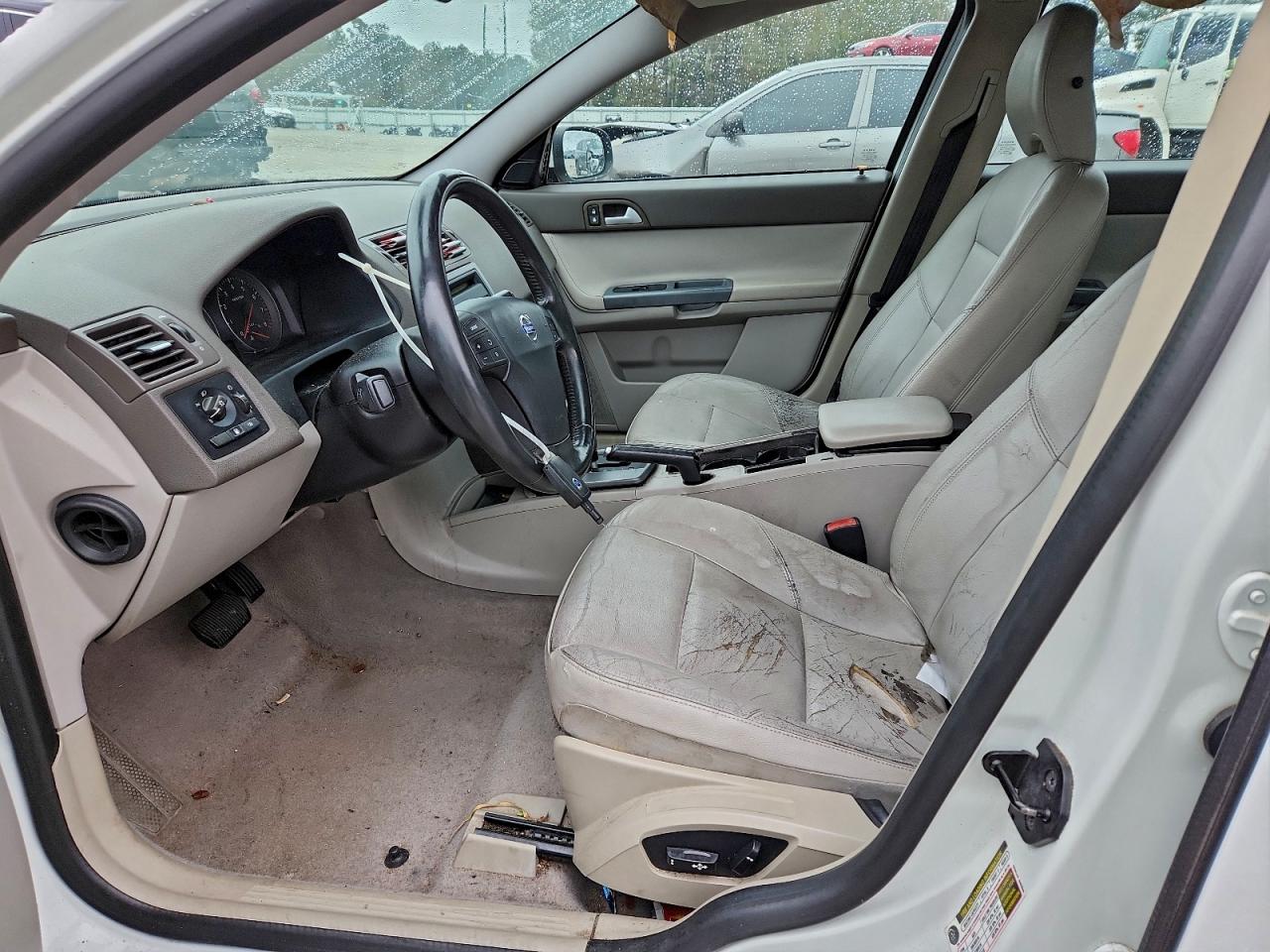 Volvo S40 2.4i Image 3