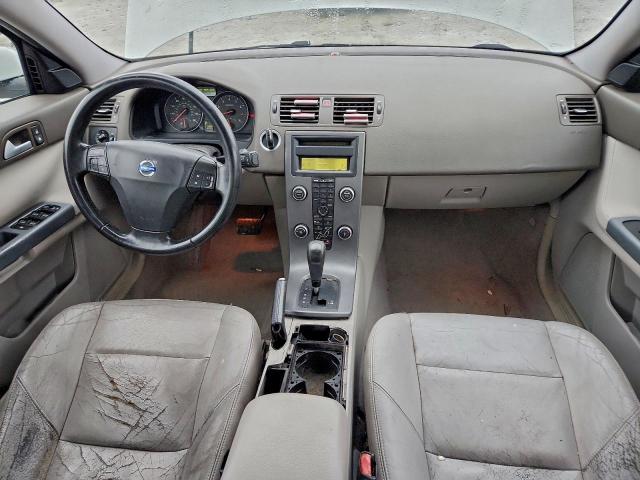 Volvo S40 2.4i Image 2