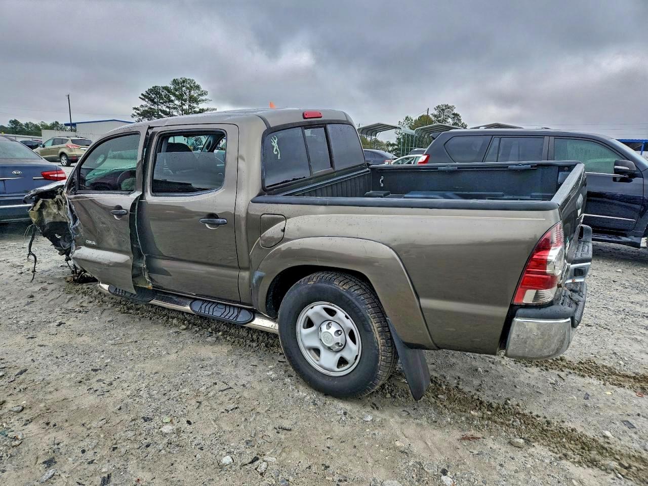 Toyota Tacoma Double Cab Prerunner Image 2