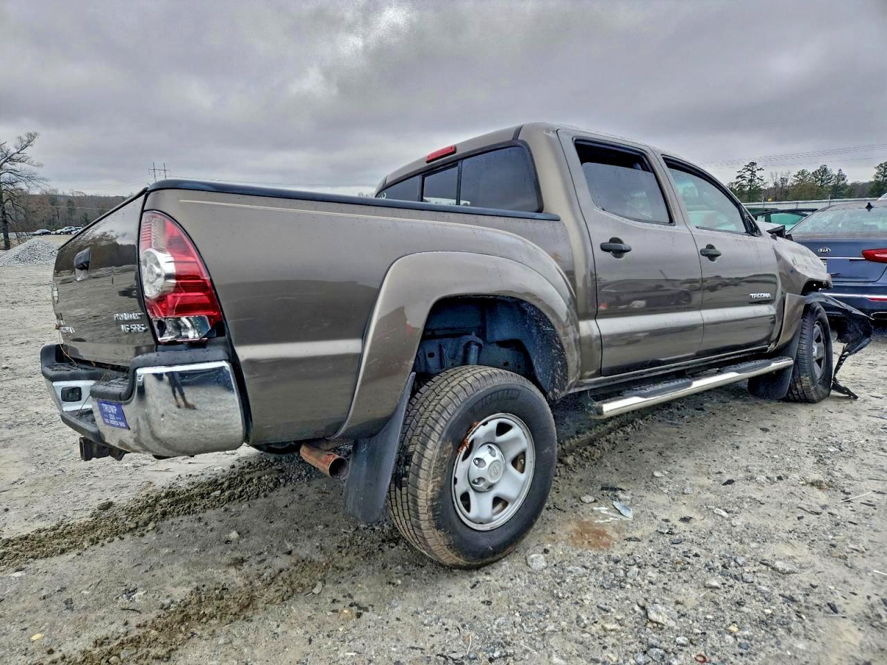 Toyota Tacoma Double Cab Prerunner Image 3