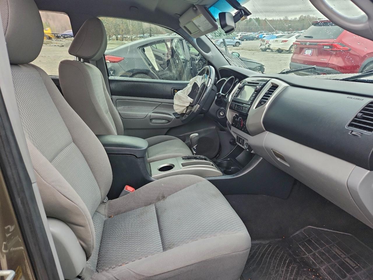 Toyota Tacoma Double Cab Prerunner Image 7