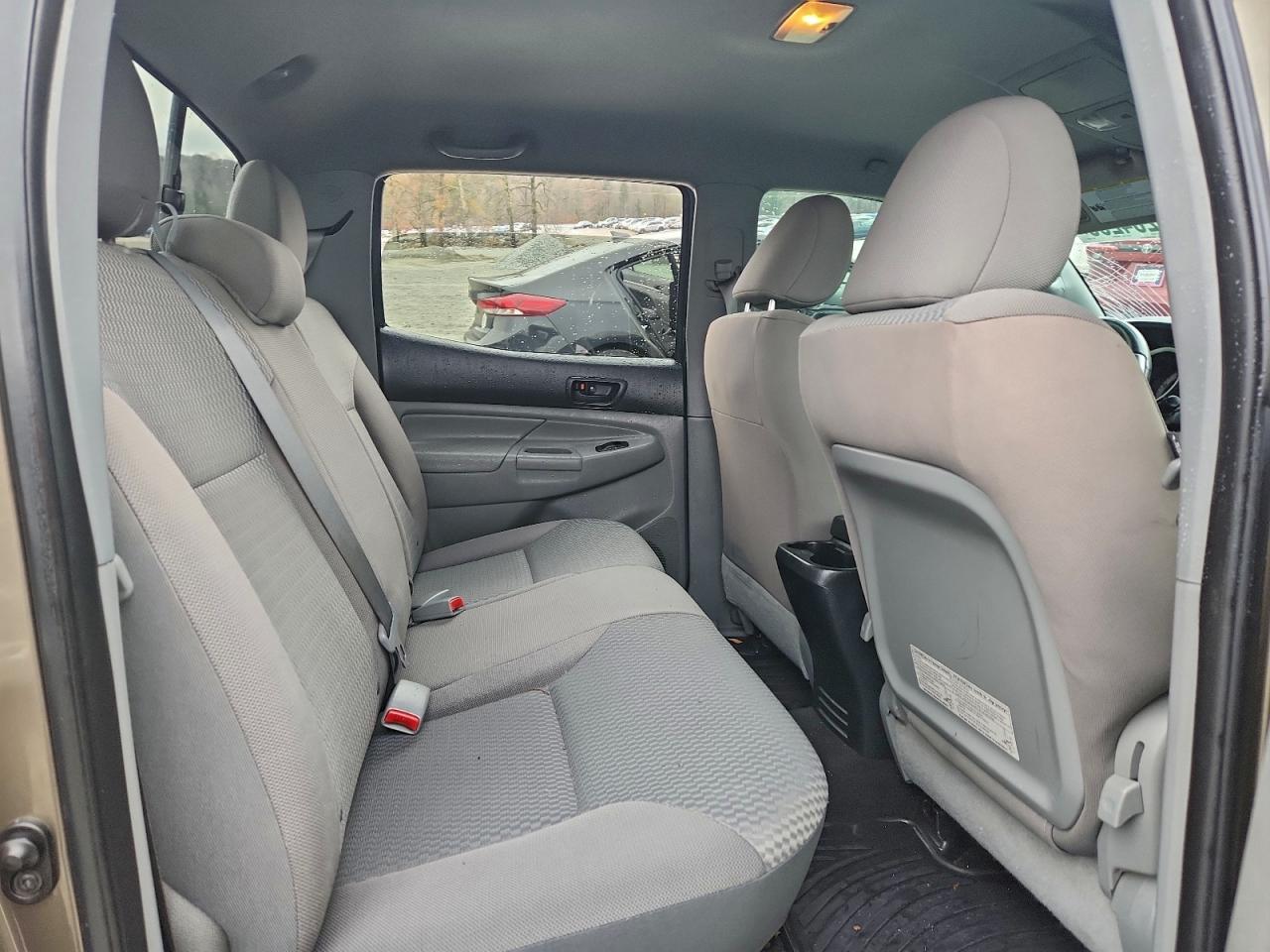 Toyota Tacoma Double Cab Prerunner Image 11