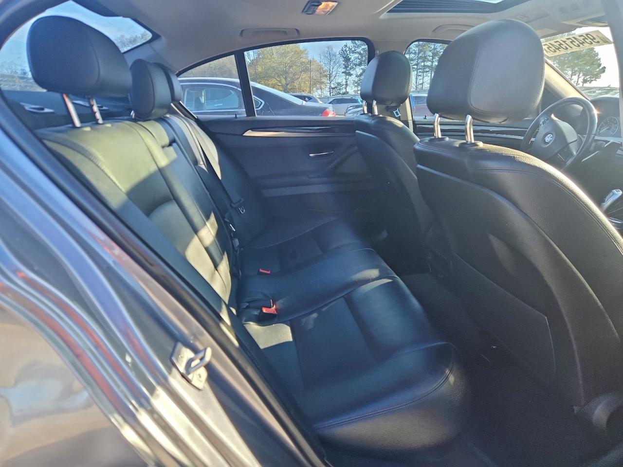 BMW 5 Series I Image 6