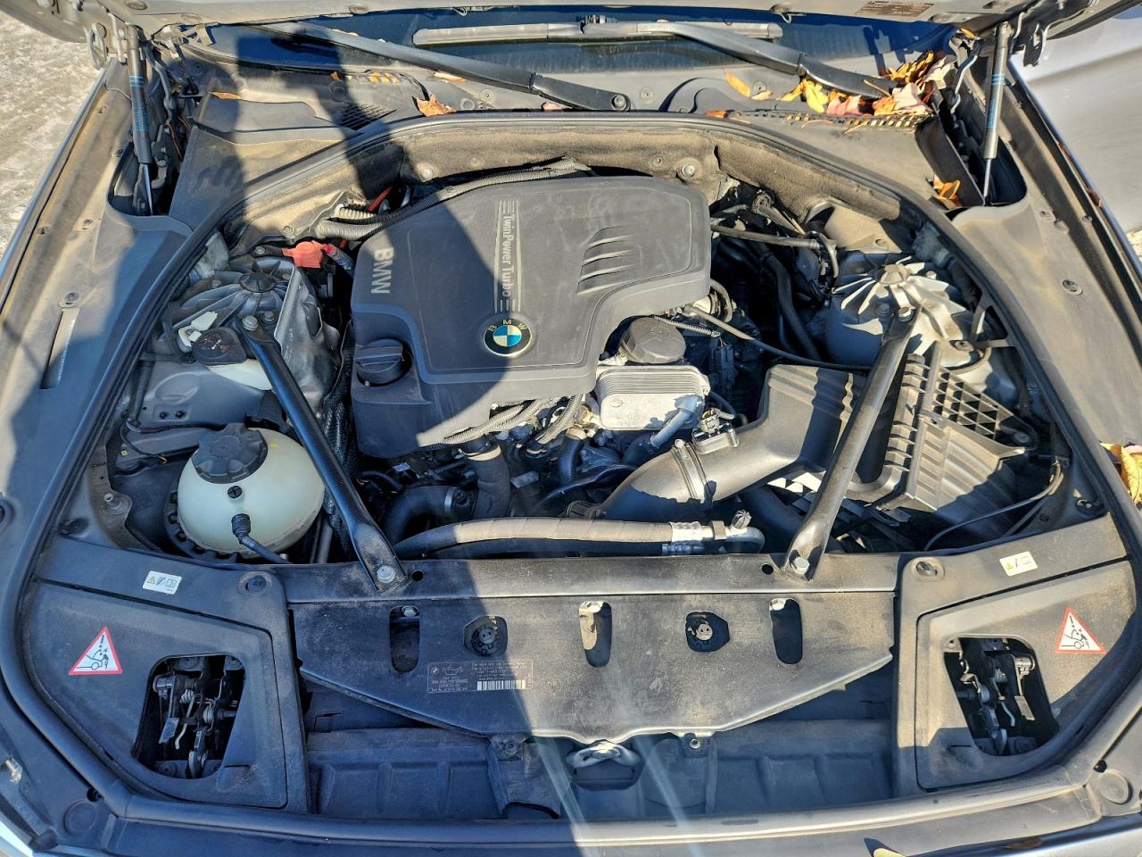 BMW 5 Series I Image 10