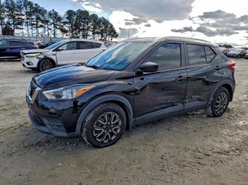  Salvage Nissan Kicks
