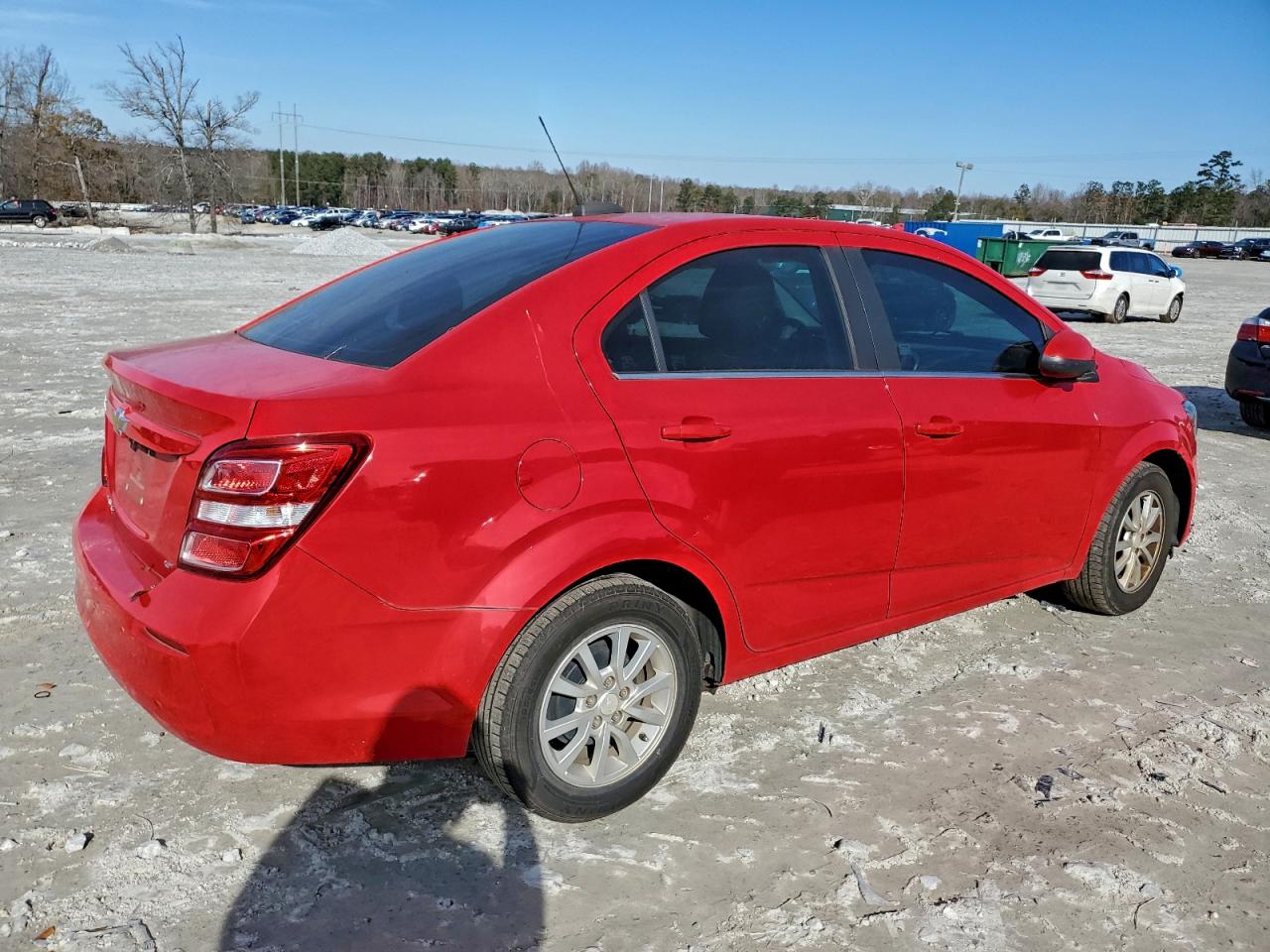 Chevrolet Sonic Lt Image 2