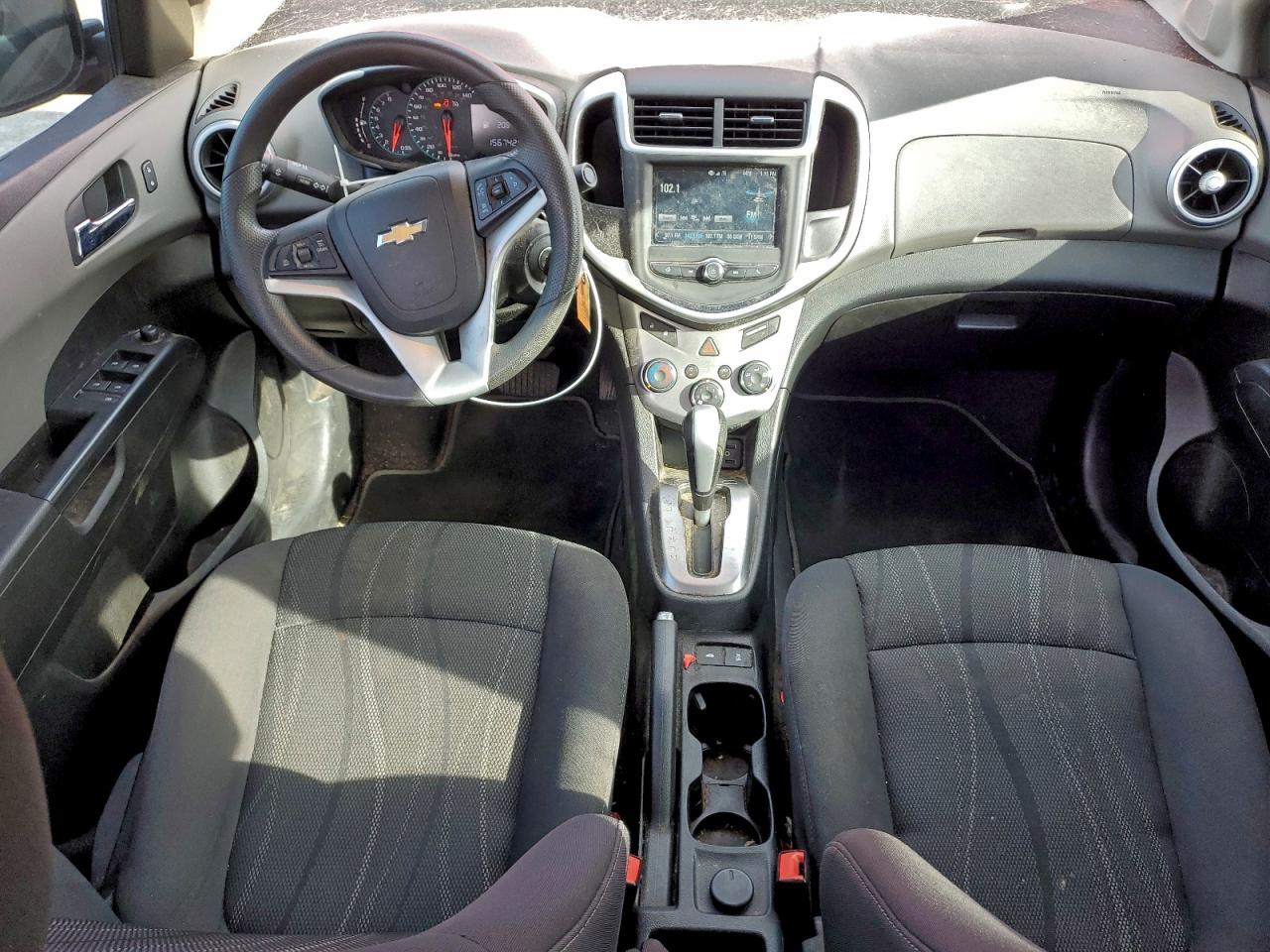 Chevrolet Sonic Lt Image 8
