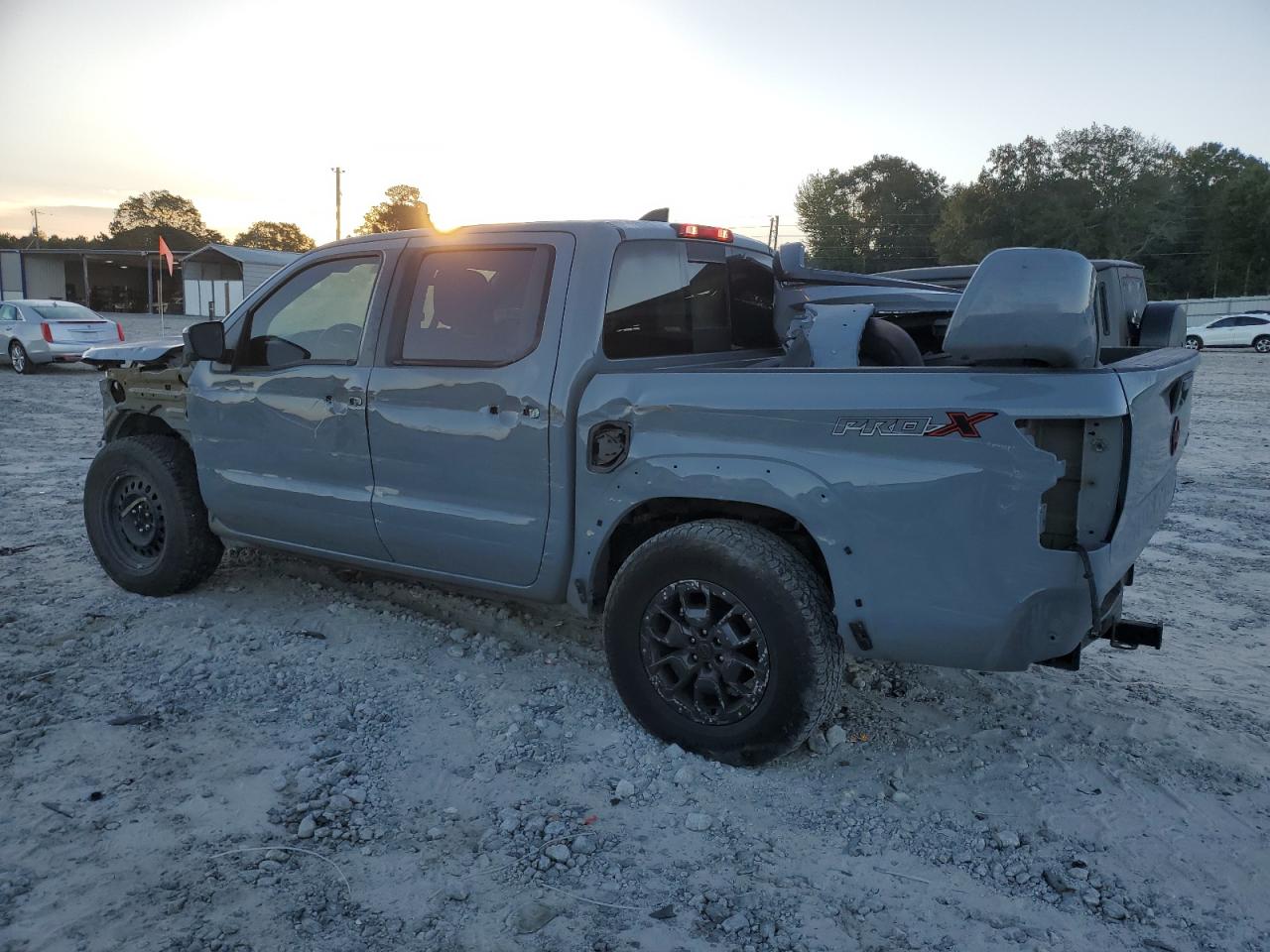 Nissan Frontier S Image 2