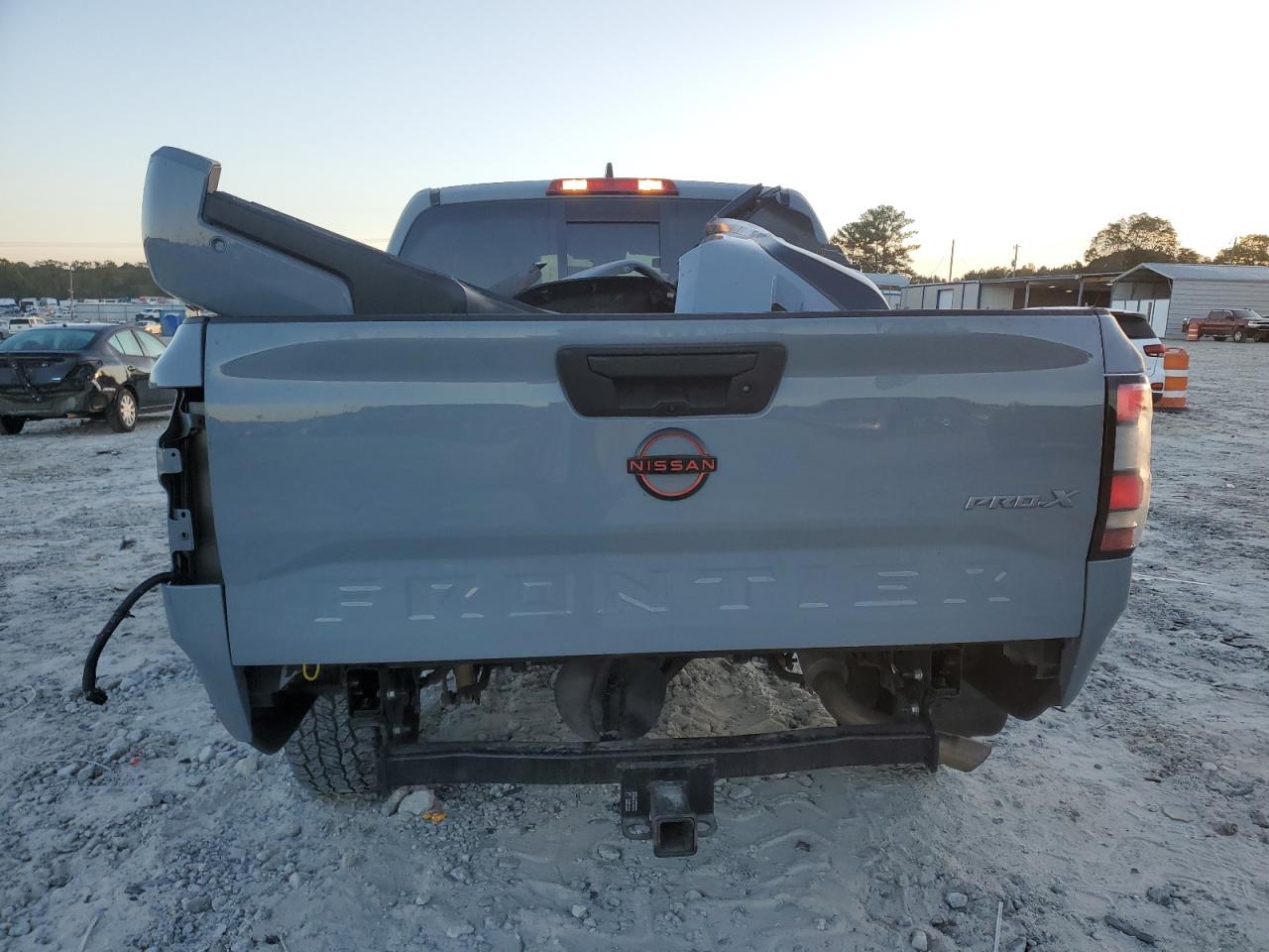 Nissan Frontier S Image 6