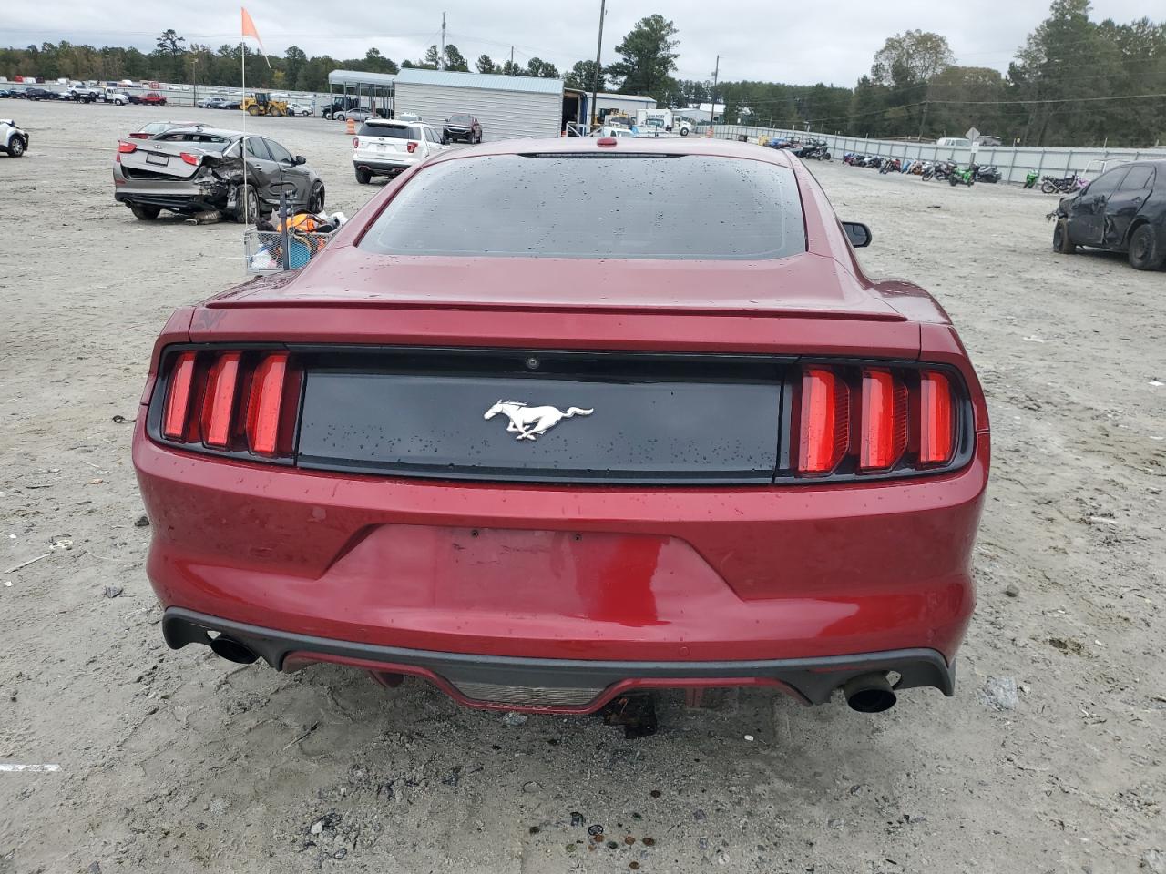 Ford Mustang Image 9