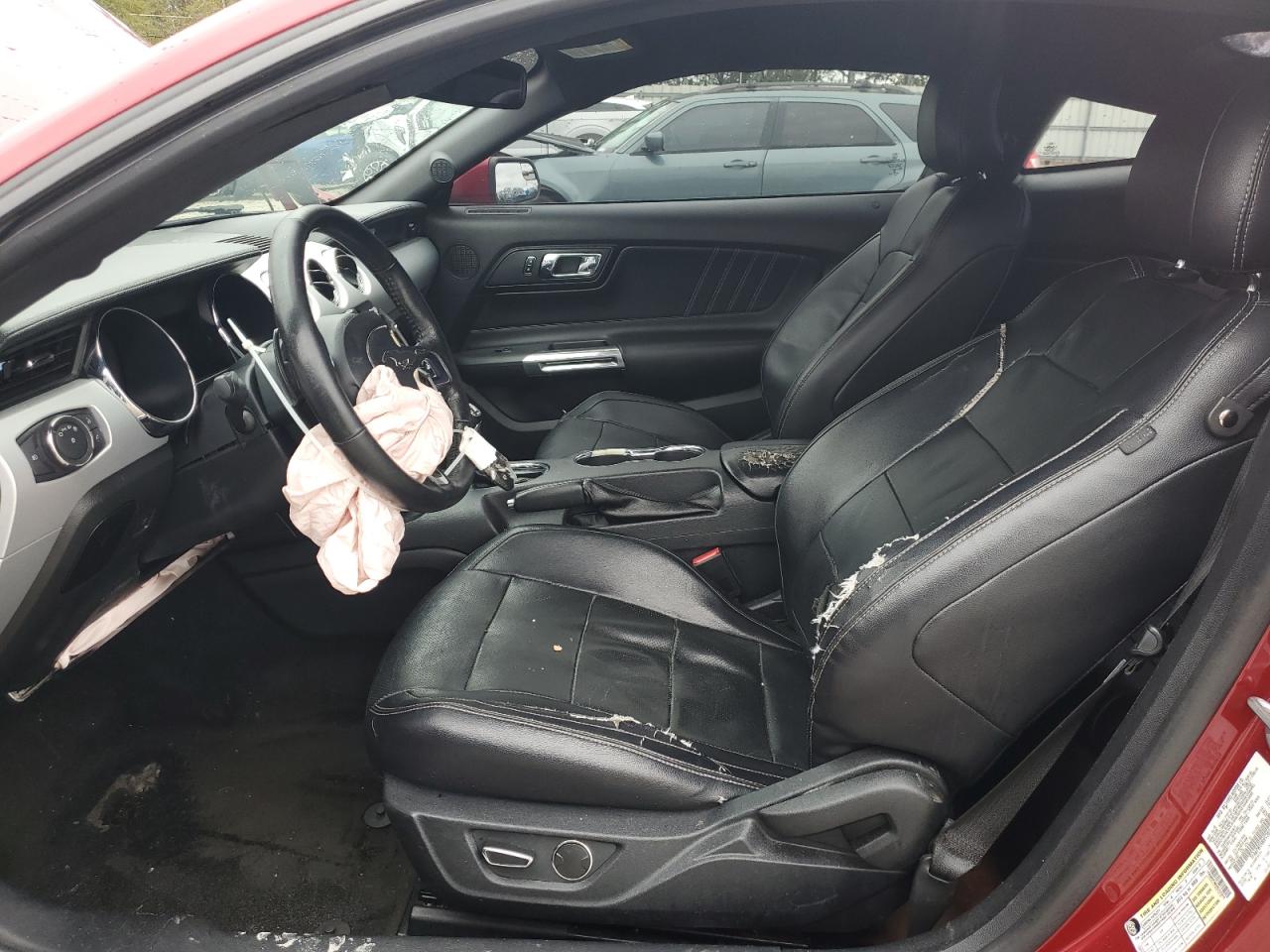 Ford Mustang Image 8