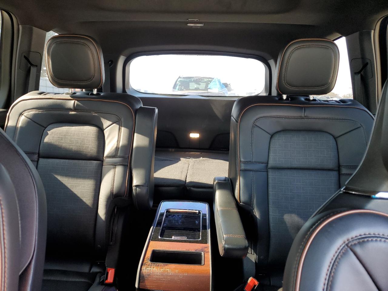 Lincoln Aviator Black Label Image 5