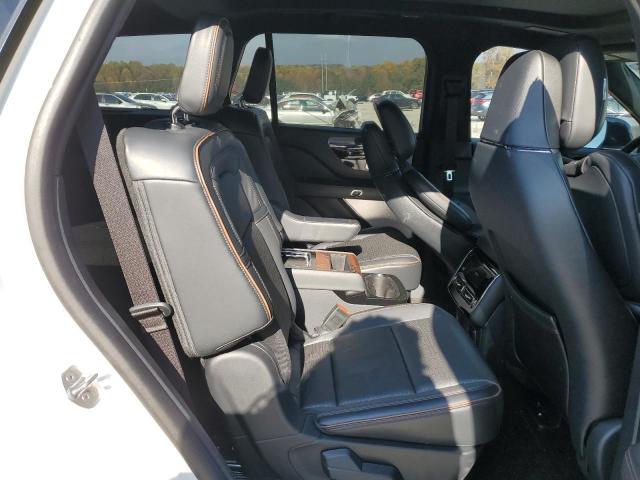 Lincoln Aviator Black Label Image 6