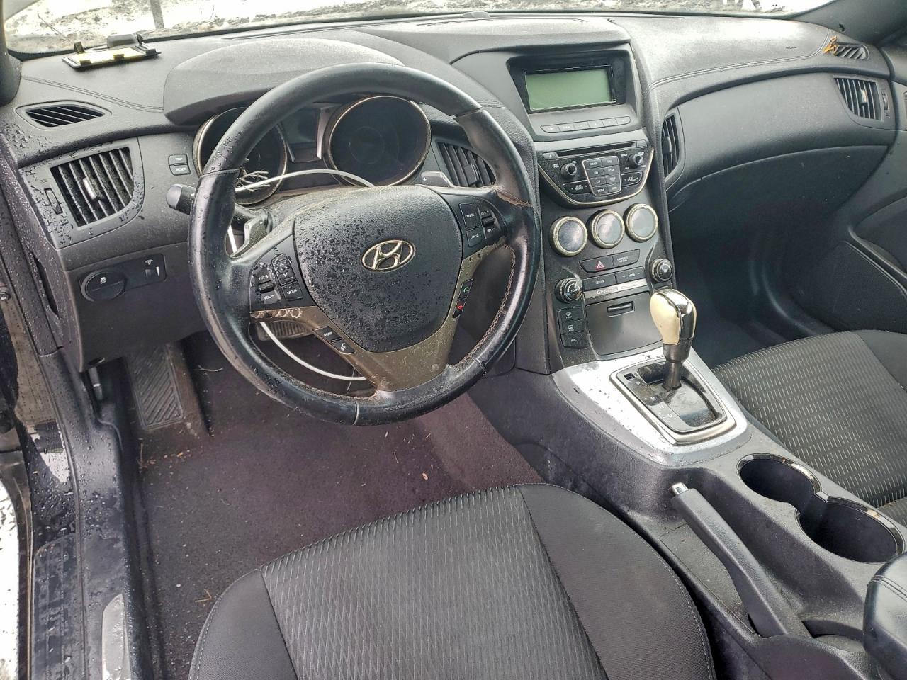 Hyundai Genesis 2.0t Image 10