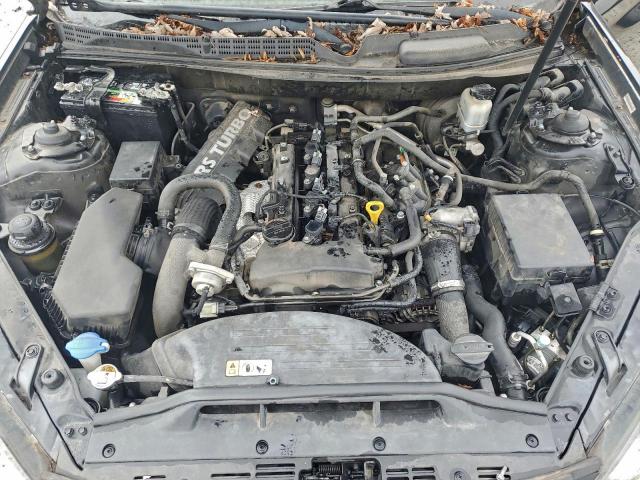 Hyundai Genesis 2.0t Image 9