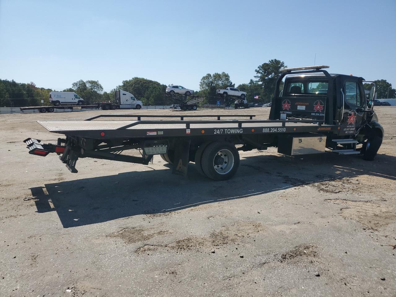 Freightliner M2 106 Med 106 Medium Duty Image 2