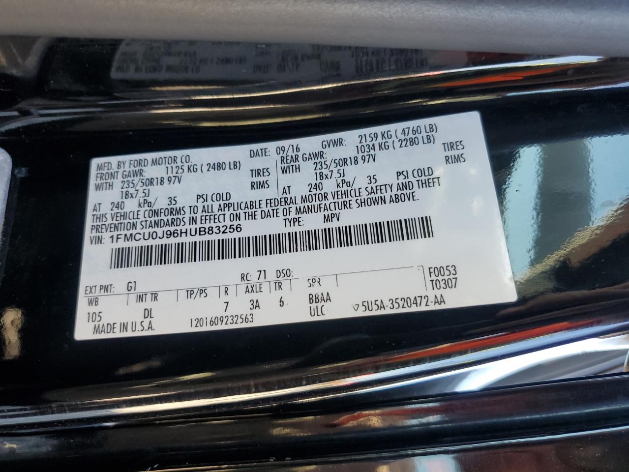 Ford Escape Titanium Image 11