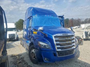  Salvage Freightliner Cascadia 1