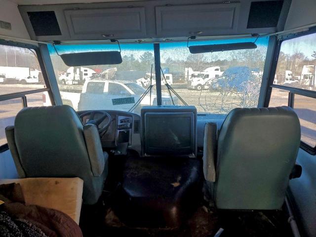 Chevrolet P30 Image 10