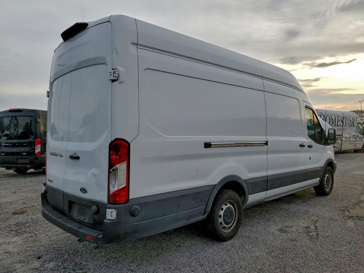 Ford Transit T-350 Image 10