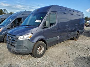  Salvage Mercedes-Benz Sprinter