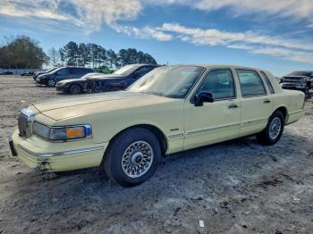  Salvage Lincoln Towncar