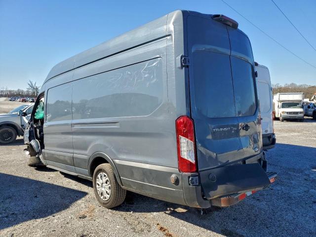 Ford Transit T-250 Image 11