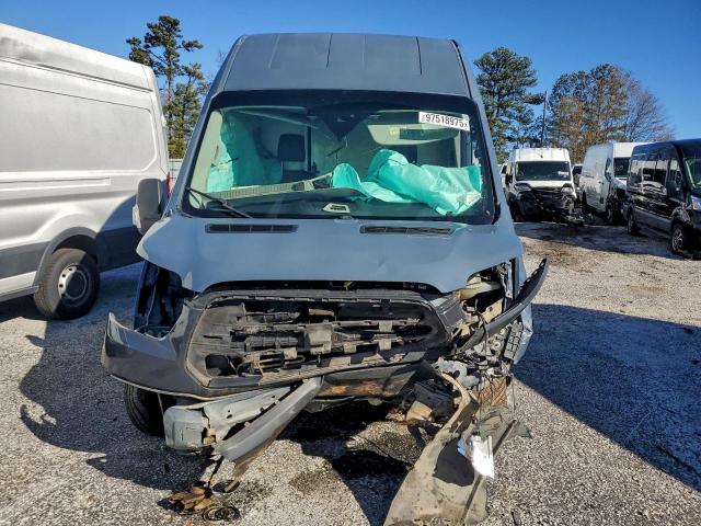 Ford Transit T-250 Image 12