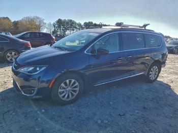  Salvage Chrysler Pacifica