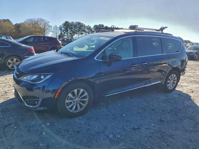  Salvage Chrysler Pacifica